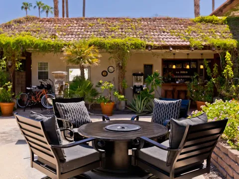 La Maison Hotel